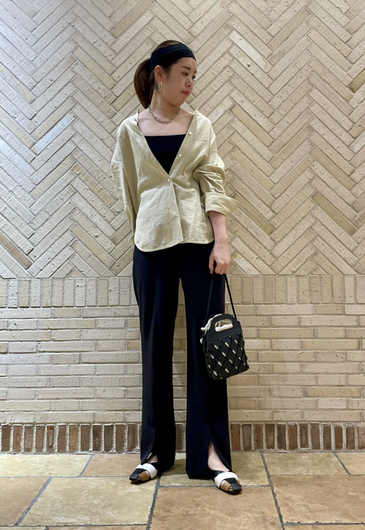 AU BANNISTERの綿麻レギュラー ナチュラルシャツを使ったコーディネートを紹介します。｜Rakuten Fashion(楽天ファッション／旧楽天ブランドアベニュー)3875193