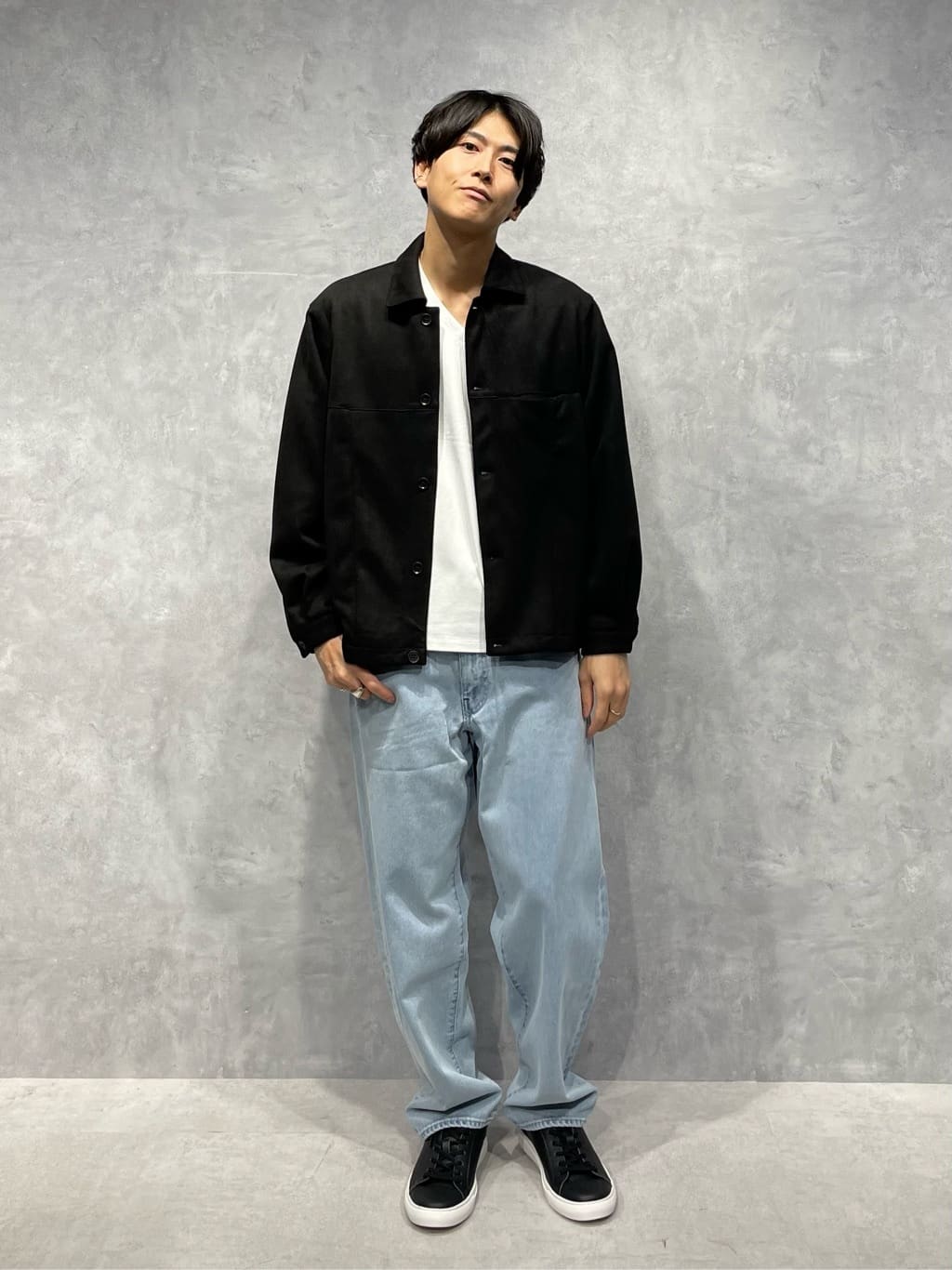 NANO universeのAnti Soaked(R)  汗染み防止 VネックTシャツを使ったコーディネートを紹介します。｜Rakuten Fashion(楽天ファッション／旧楽天ブランドアベニュー)3883121