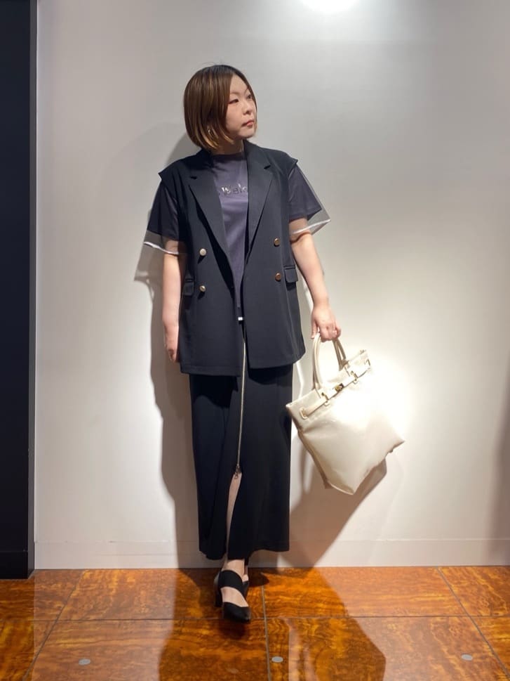 LASUDのフロントジップIラインスカートを使ったコーディネートを紹介します。｜Rakuten Fashion(楽天ファッション／旧楽天ブランドアベニュー)3883744