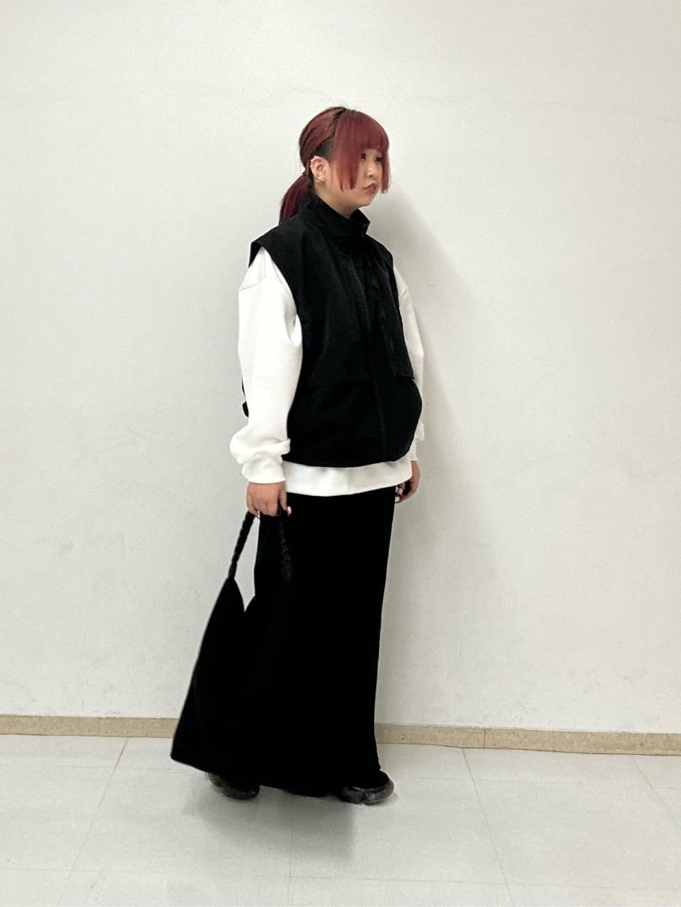 tk.TAKEO KIKUCHIのスウェットバギーパンツを使ったコーディネートを紹介します。｜Rakuten Fashion(楽天ファッション／旧楽天ブランドアベニュー)3885471