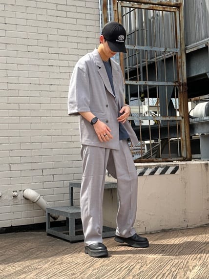 tk.TAKEO KIKUCHIのテックリネンルーズテーパードパンツ(セットアップ対応)を使ったコーディネートを紹介します。｜Rakuten Fashion(楽天ファッション／旧楽天ブランドアベニュー)3886212