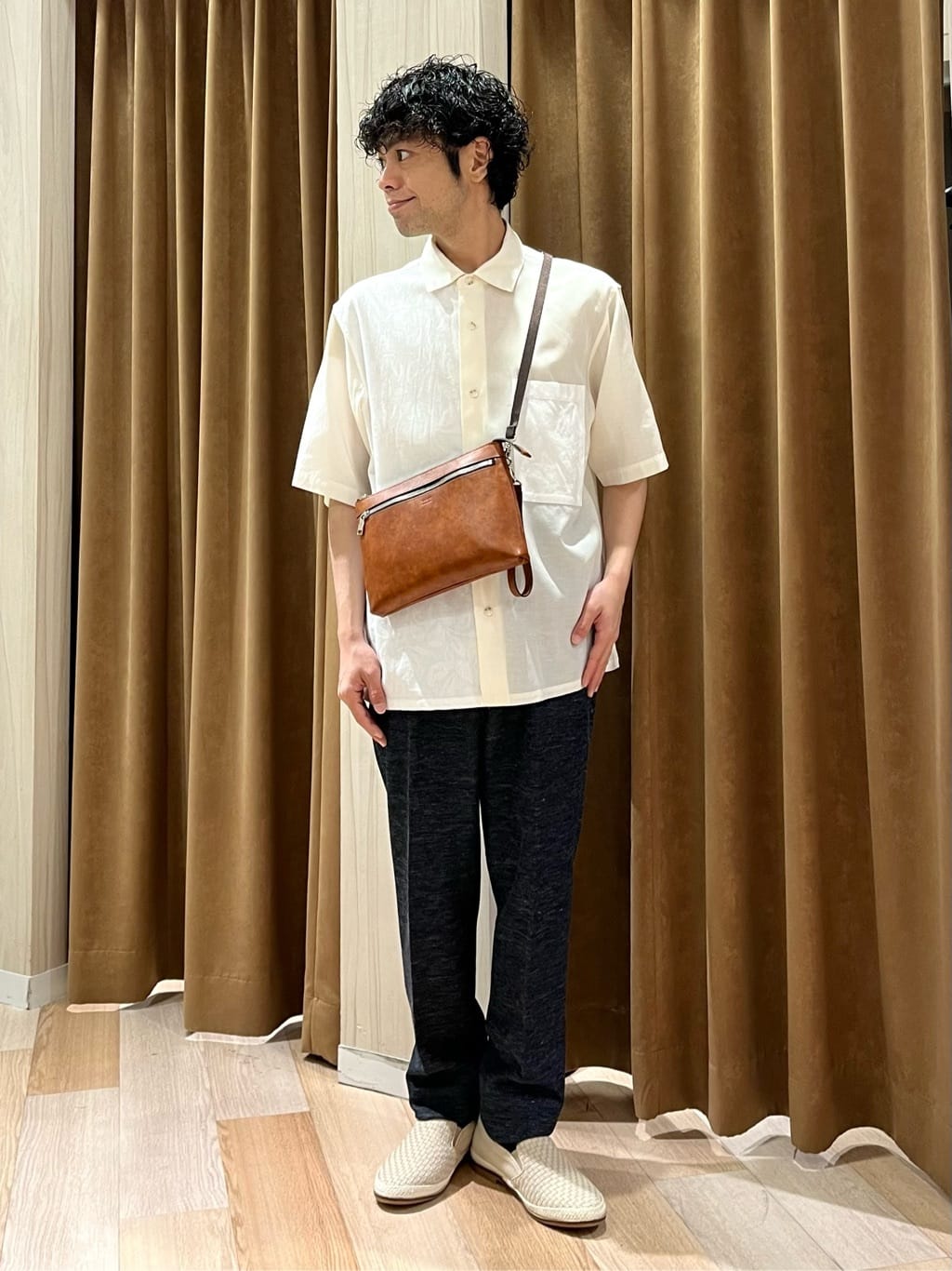TAKEO KIKUCHIの【Made in JAPAN】パーツブロッキング 半袖シャツを使ったコーディネートを紹介します。｜Rakuten Fashion(楽天ファッション／旧楽天ブランドアベニュー)3890467