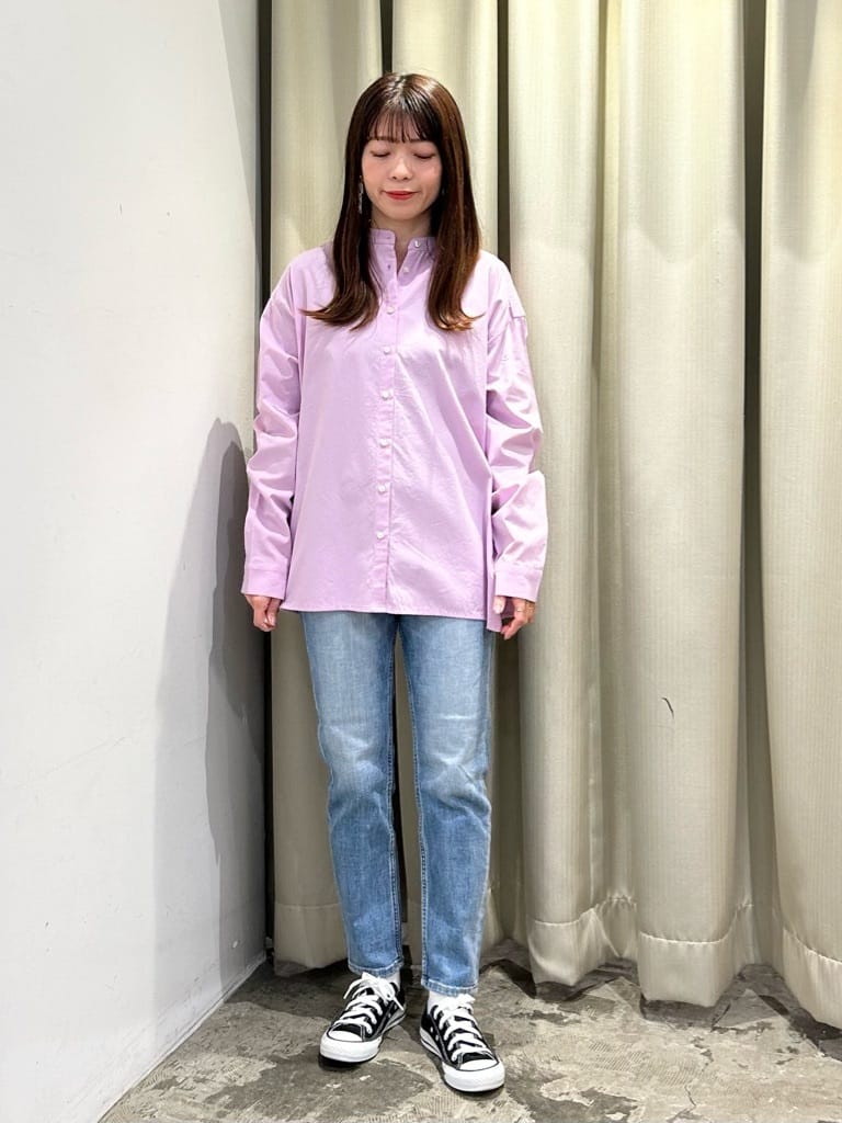 CRAFT STANDARD BOUTIQUEのテーパードデニムパンツを使ったコーディネートを紹介します。｜Rakuten Fashion(楽天ファッション／旧楽天ブランドアベニュー)3891277