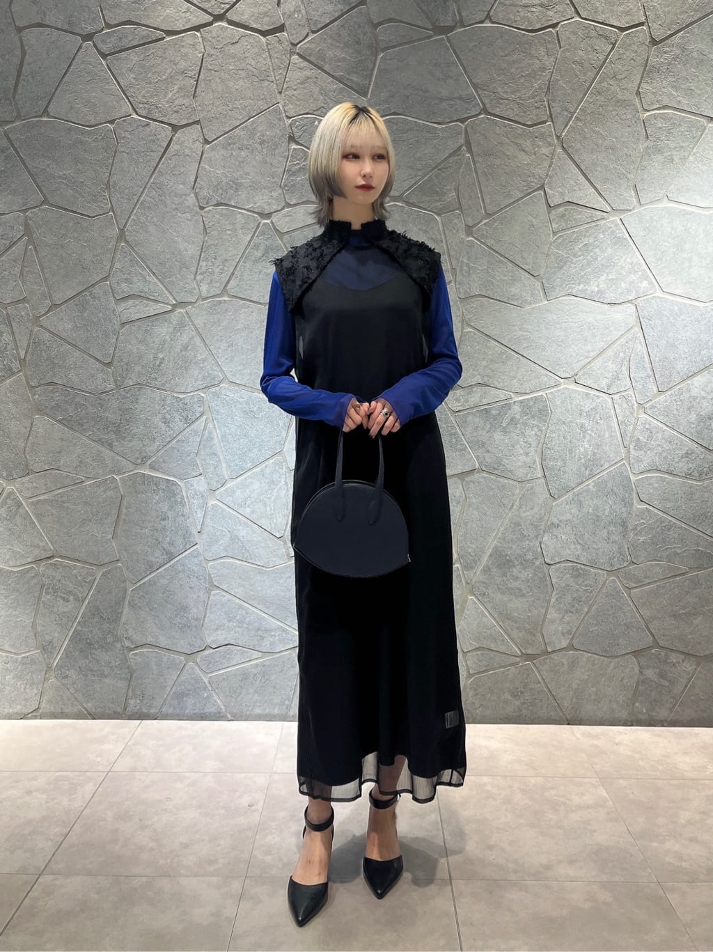 Vinのシャギーショルダーノースリーブワンピースを使ったコーディネートを紹介します。｜Rakuten Fashion(楽天ファッション／旧楽天ブランドアベニュー)3892739