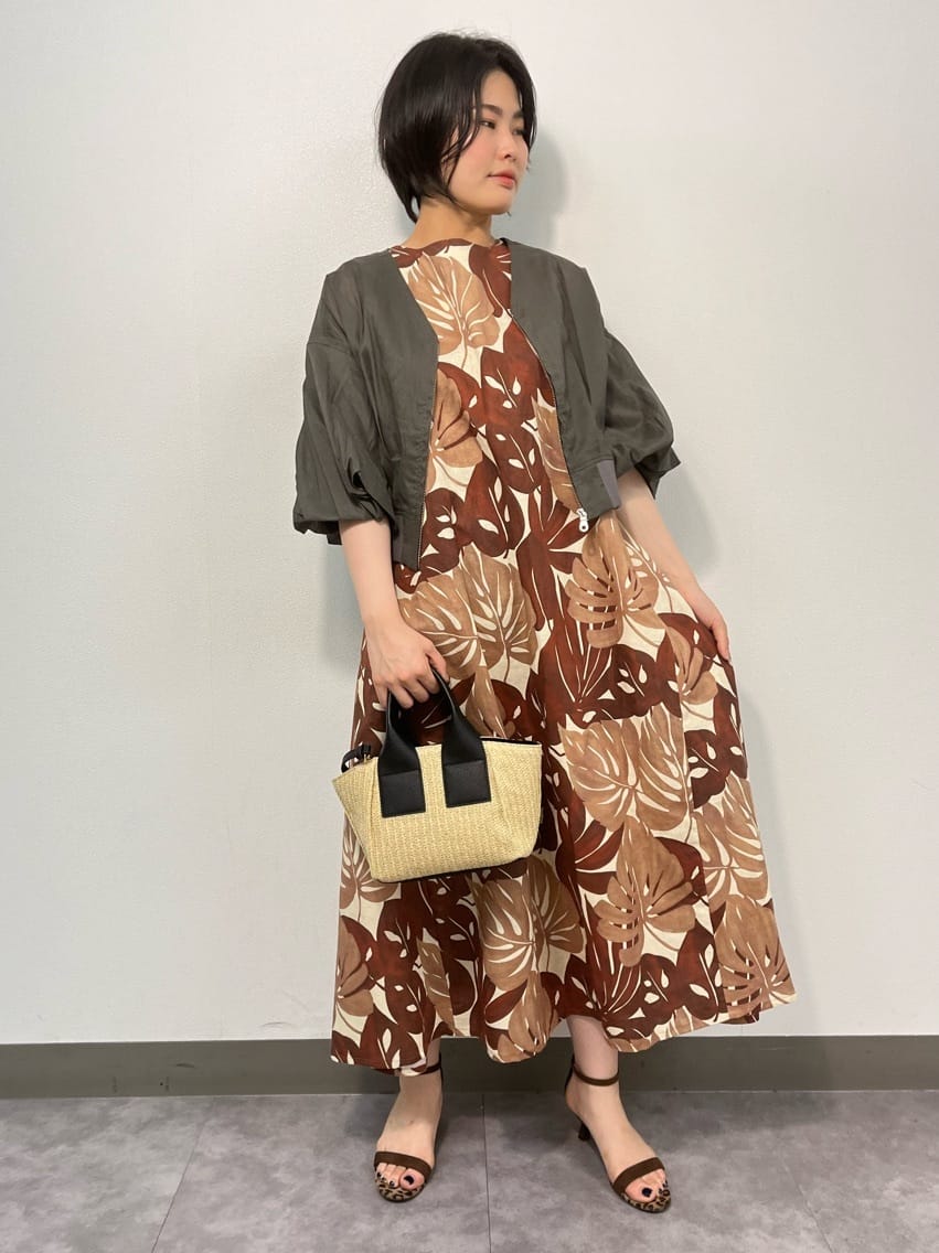 Vinのバルーンスリーブショートブルゾンを使ったコーディネートを紹介します。｜Rakuten Fashion(楽天ファッション／旧楽天ブランドアベニュー)3894340