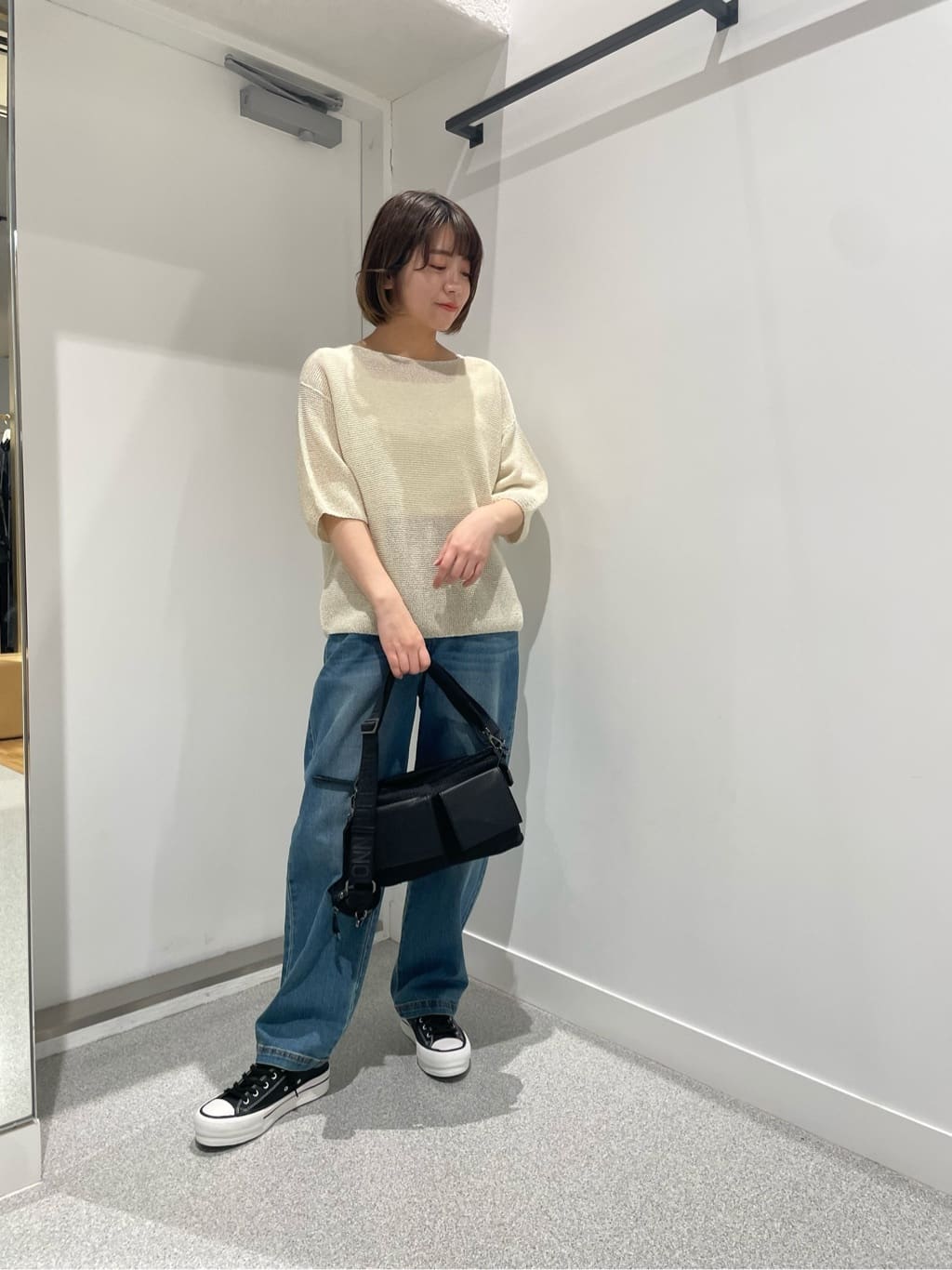 LASUDのカーブシルエットデニムを使ったコーディネートを紹介します。｜Rakuten Fashion(楽天ファッション／旧楽天ブランドアベニュー)3898329