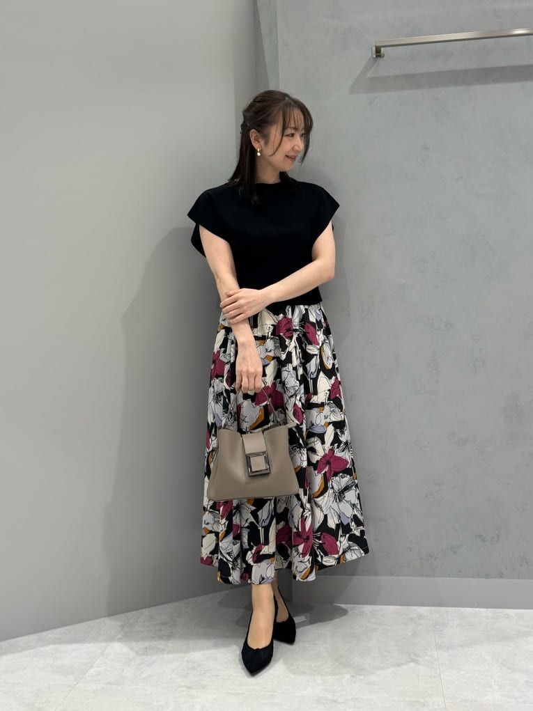 Vinのボタニカルフレアスカートを使ったコーディネートを紹介します。｜Rakuten Fashion(楽天ファッション／旧楽天ブランドアベニュー)3899746