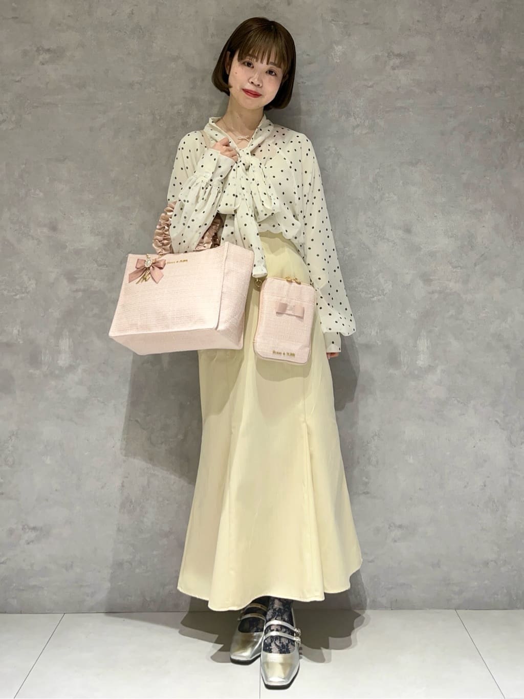 Maison de FLEURのツイードミニショルダーバッグを使ったコーディネートを紹介します。｜Rakuten Fashion(楽天ファッション／旧楽天ブランドアベニュー)3902174