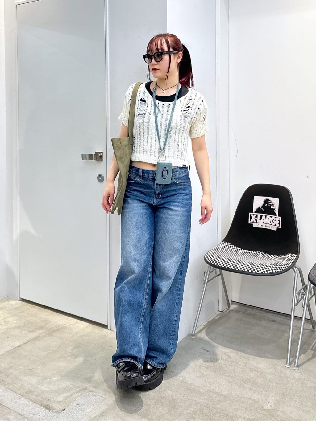 X-girlのLOW RISE DENIM PANTS パンツ X-girlを使ったコーディネートを紹介します。｜Rakuten Fashion(楽天ファッション／旧楽天ブランドアベニュー)3905743