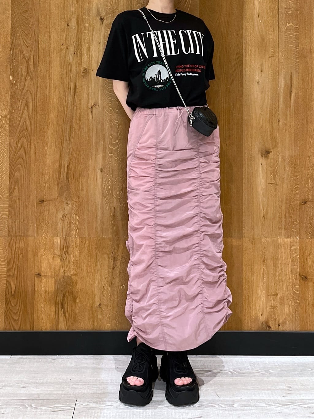 SLYのI LINE GATHER スカートを使ったコーディネートを紹介します。｜Rakuten Fashion(楽天ファッション／旧楽天ブランドアベニュー)3909320
