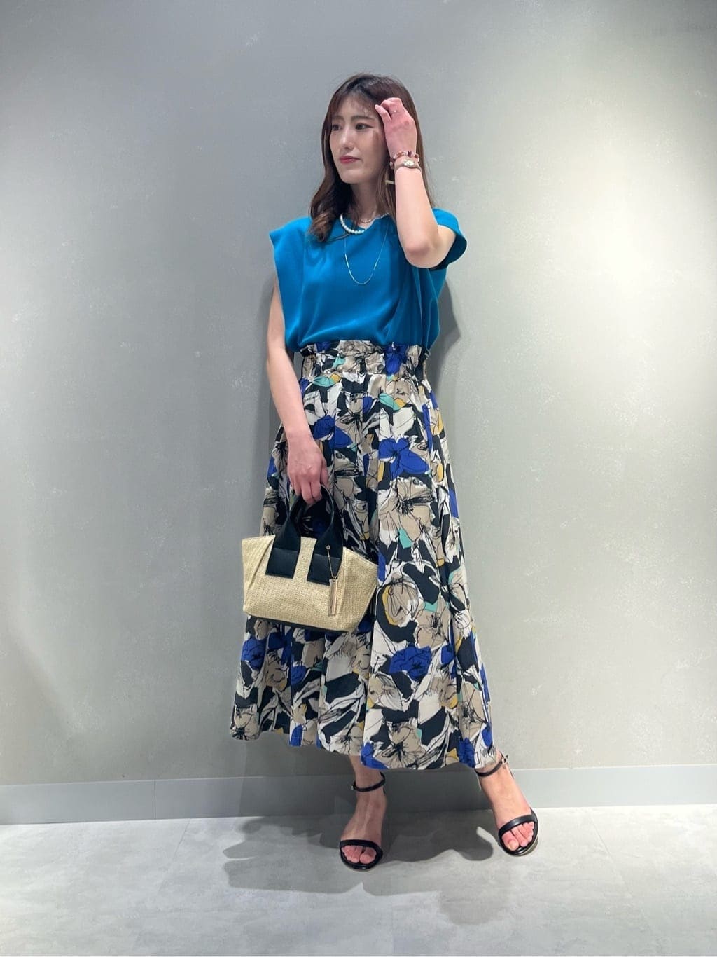 Vinのボタニカルフレアスカートを使ったコーディネートを紹介します。｜Rakuten Fashion(楽天ファッション／旧楽天ブランドアベニュー)3917719