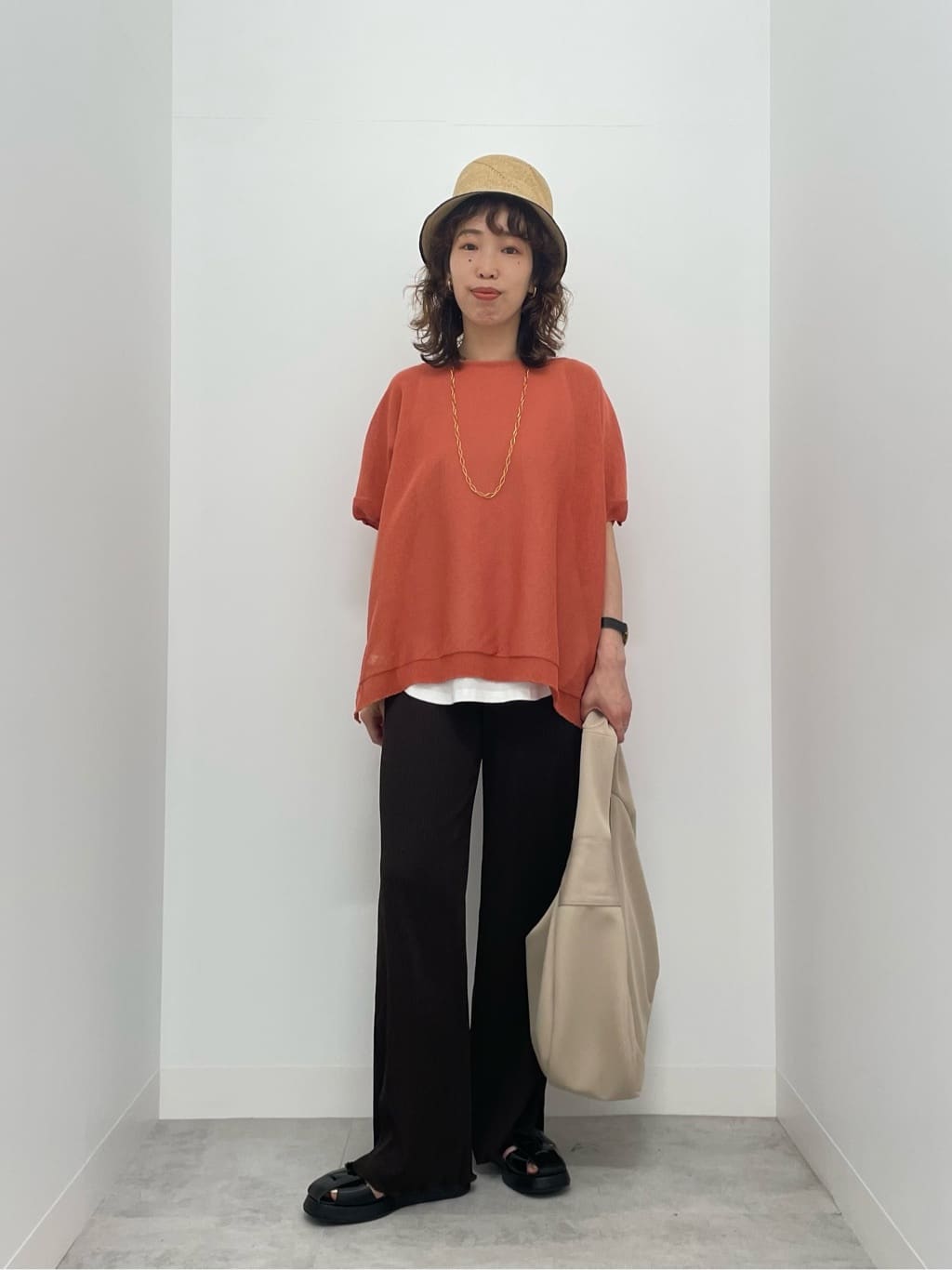 Vinのリブカットフレアパンツを使ったコーディネートを紹介します。｜Rakuten Fashion(楽天ファッション／旧楽天ブランドアベニュー)3923752