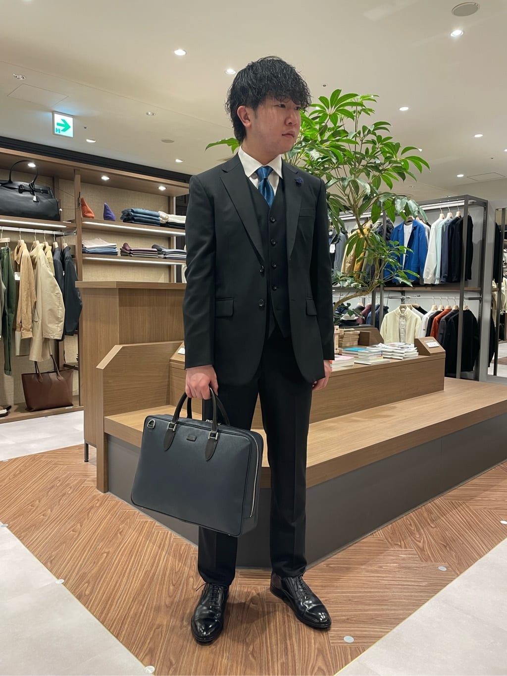 TAKEO KIKUCHIの【Made in JAPAN】矢絣(やがすり)スーツ/ スリーピース対応を使ったコーディネートを紹介します。｜Rakuten Fashion(楽天ファッション／旧楽天ブランドアベニュー)3923832