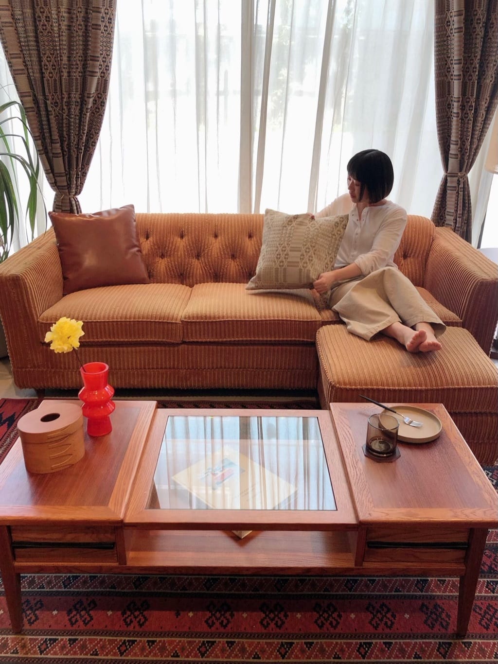 journal standard FurnitureのCUSHION-CHESNUT(中材込) クッションを使ったコーディネートを紹介します。｜Rakuten Fashion(楽天ファッション／旧楽天ブランドアベニュー)3928956