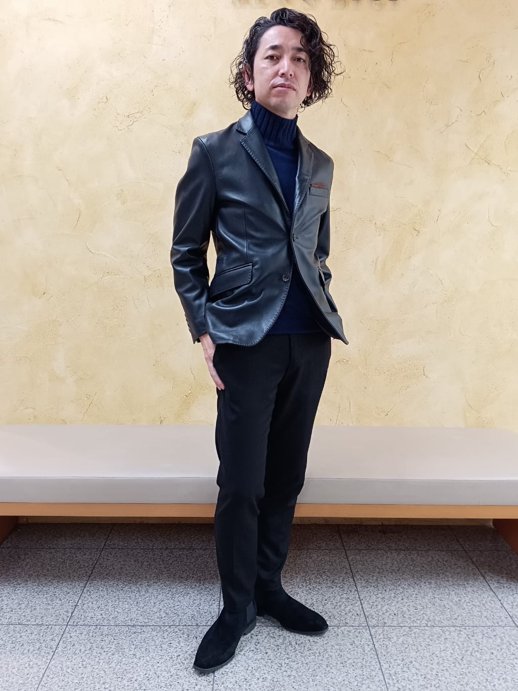 MEN'S BIGIのコットン3本合糸ツイル裏起毛スラックスを使ったコーディネートを紹介します。｜Rakuten Fashion(楽天ファッション／旧楽天ブランドアベニュー)3929100