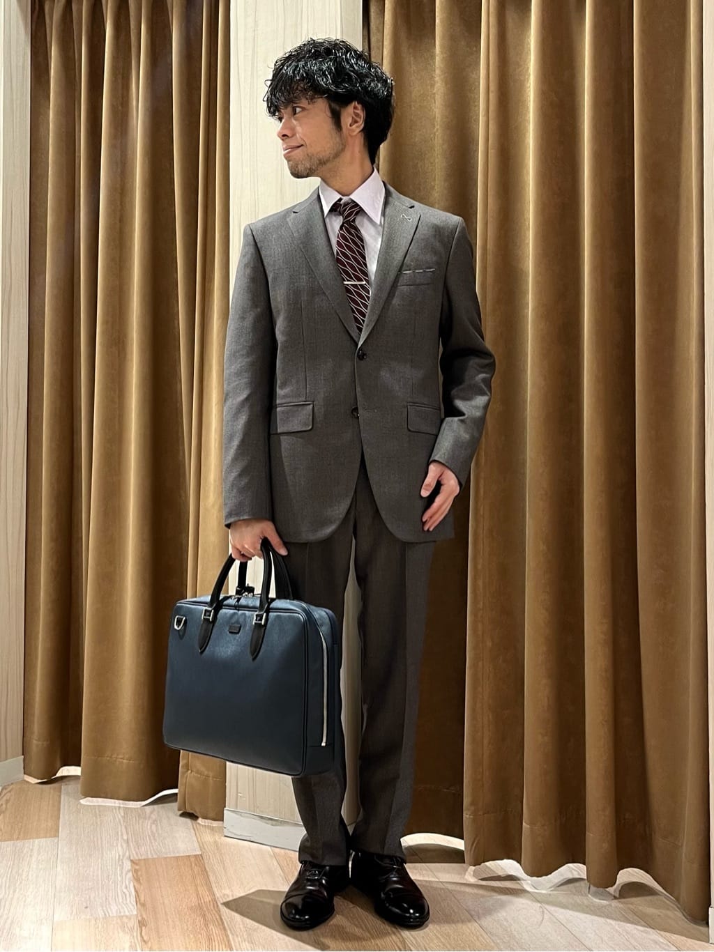 TAKEO KIKUCHIの【THE FLAGSHIP】シャークスキン スーツを使ったコーディネートを紹介します。｜Rakuten Fashion(楽天ファッション／旧楽天ブランドアベニュー)3936358