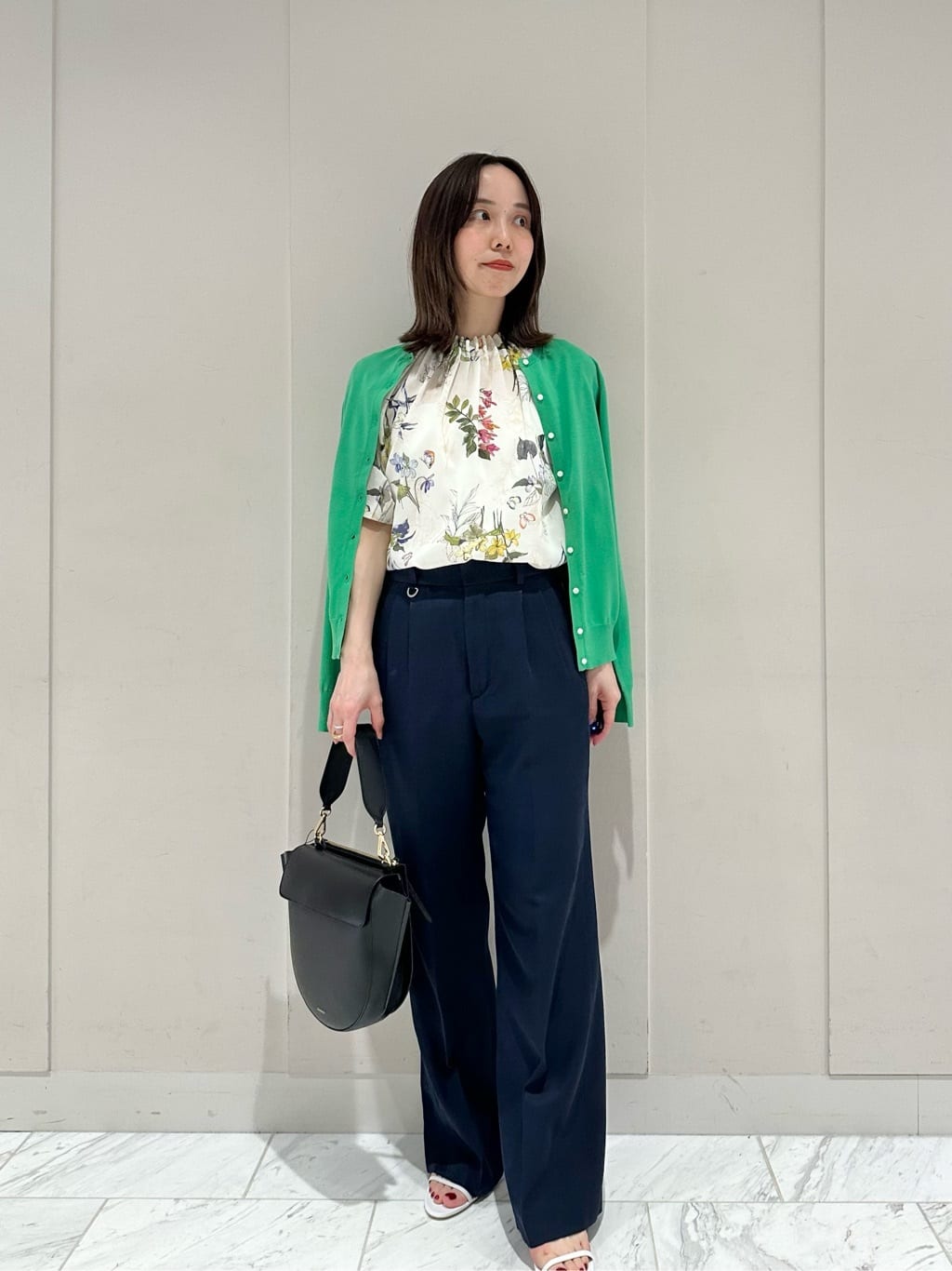 TOMORROWLANDパピヨンフラワープリントブラウス