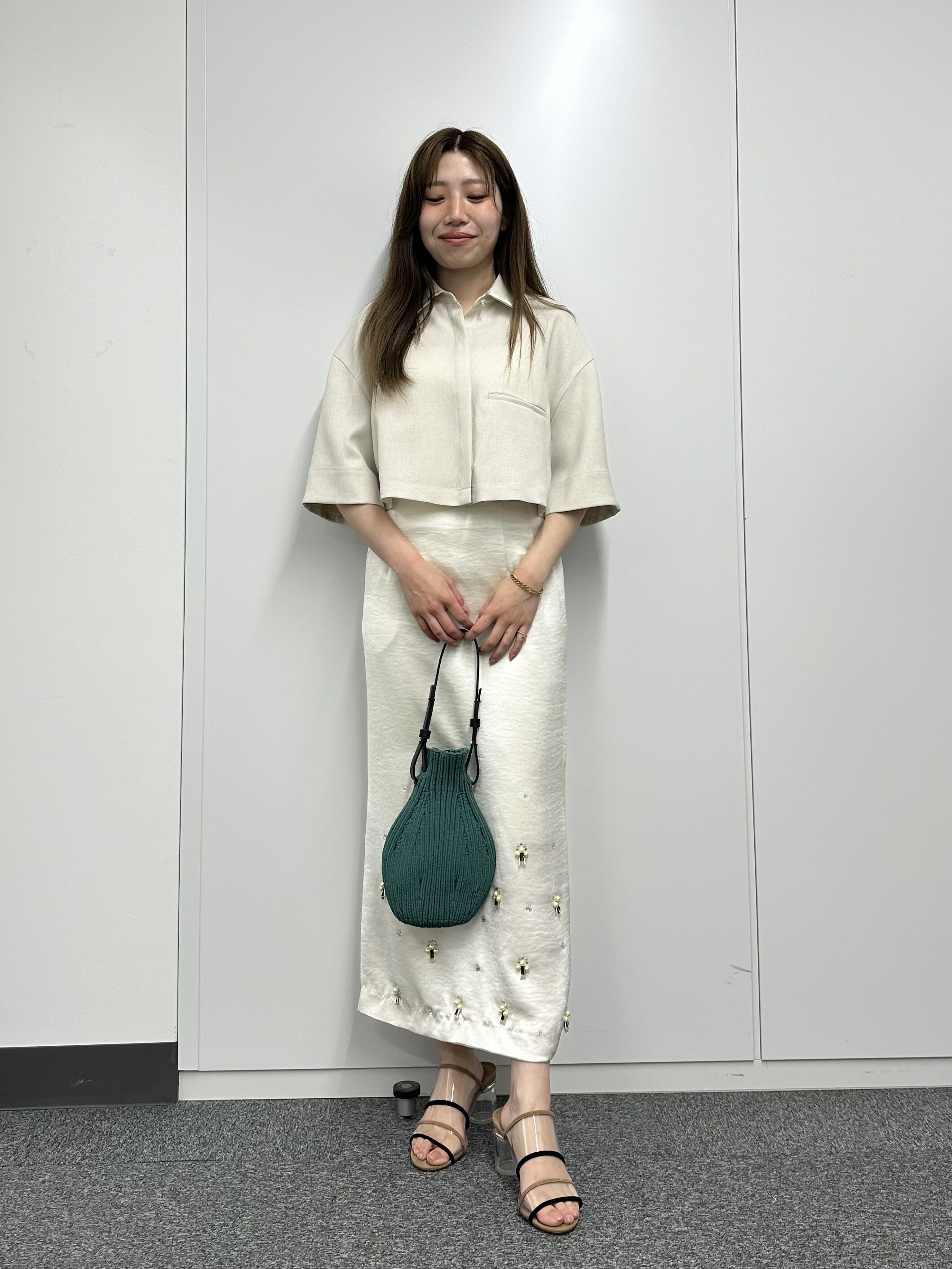 LOVELESSのビジュータイトスカートを使ったコーディネートを紹介します。｜Rakuten Fashion(楽天ファッション／旧楽天ブランドアベニュー)3946412