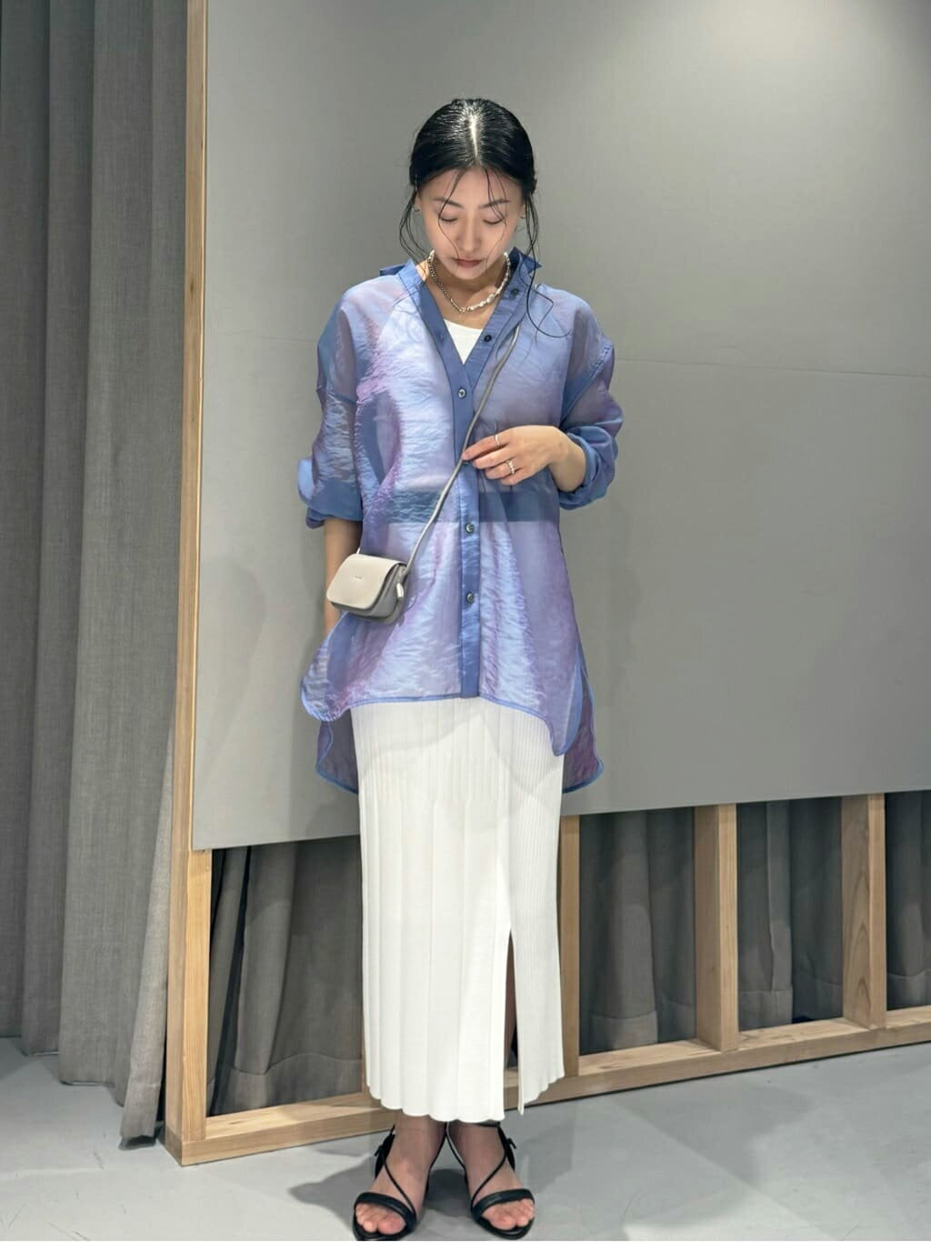 LOVELESSの【手洗い可】シャンブルオーガンシアーシャツを使ったコーディネートを紹介します。｜Rakuten Fashion(楽天ファッション／旧楽天ブランドアベニュー)3946478