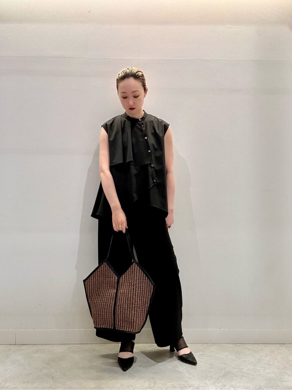LASUDのミックスコンビトートバッグを使ったコーディネートを紹介します。｜Rakuten Fashion(楽天ファッション／旧楽天ブランドアベニュー)3947994