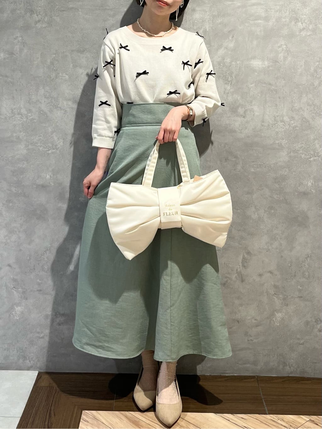 Maison de FLEURのバックレースアップスカートを使ったコーディネートを紹介します。｜Rakuten Fashion(楽天ファッション／旧楽天ブランドアベニュー)3951273