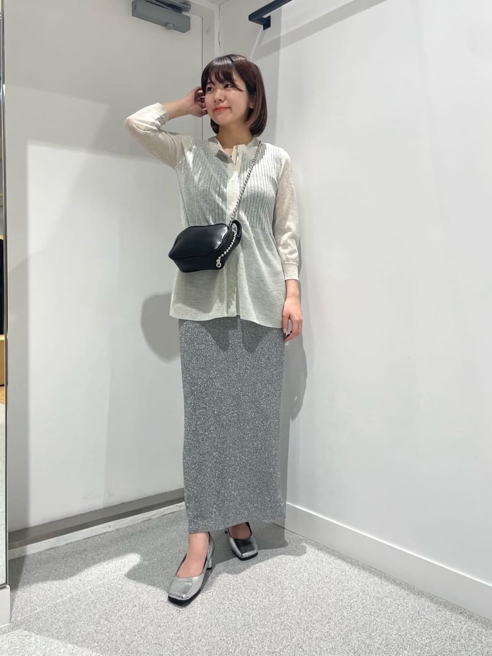 LASUDのラメIラインスカートを使ったコーディネートを紹介します。｜Rakuten Fashion(楽天ファッション／旧楽天ブランドアベニュー)3957168