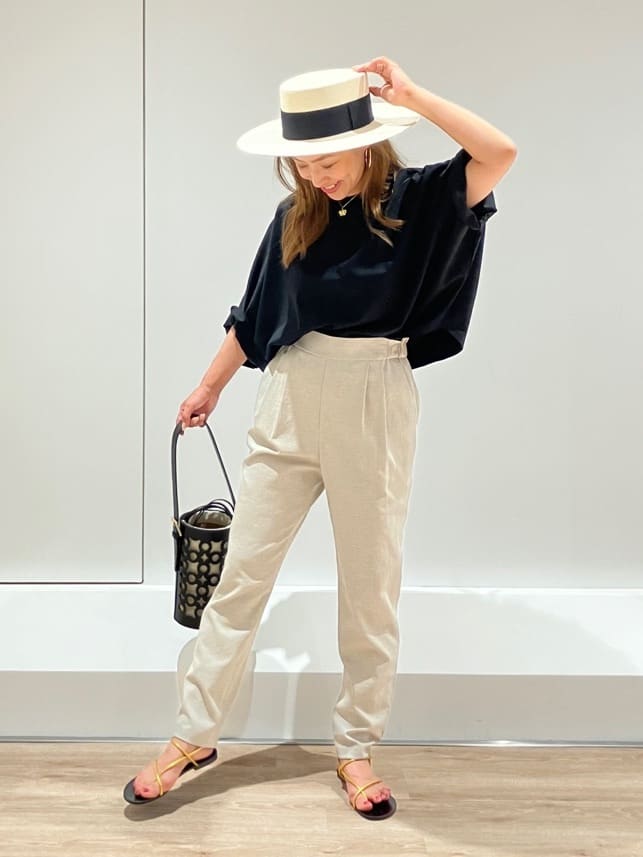 1er Arrondissementのタックパンツを使ったコーディネートを紹介します。｜Rakuten Fashion(楽天ファッション／旧楽天ブランドアベニュー)3958015