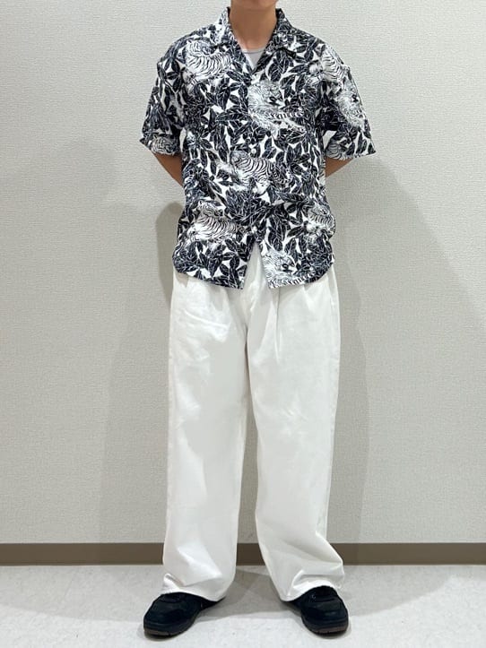 AZUL by moussyのタイガーパターンシャツを使ったコーディネートを紹介します。｜Rakuten Fashion(楽天ファッション／旧楽天ブランドアベニュー)3970876