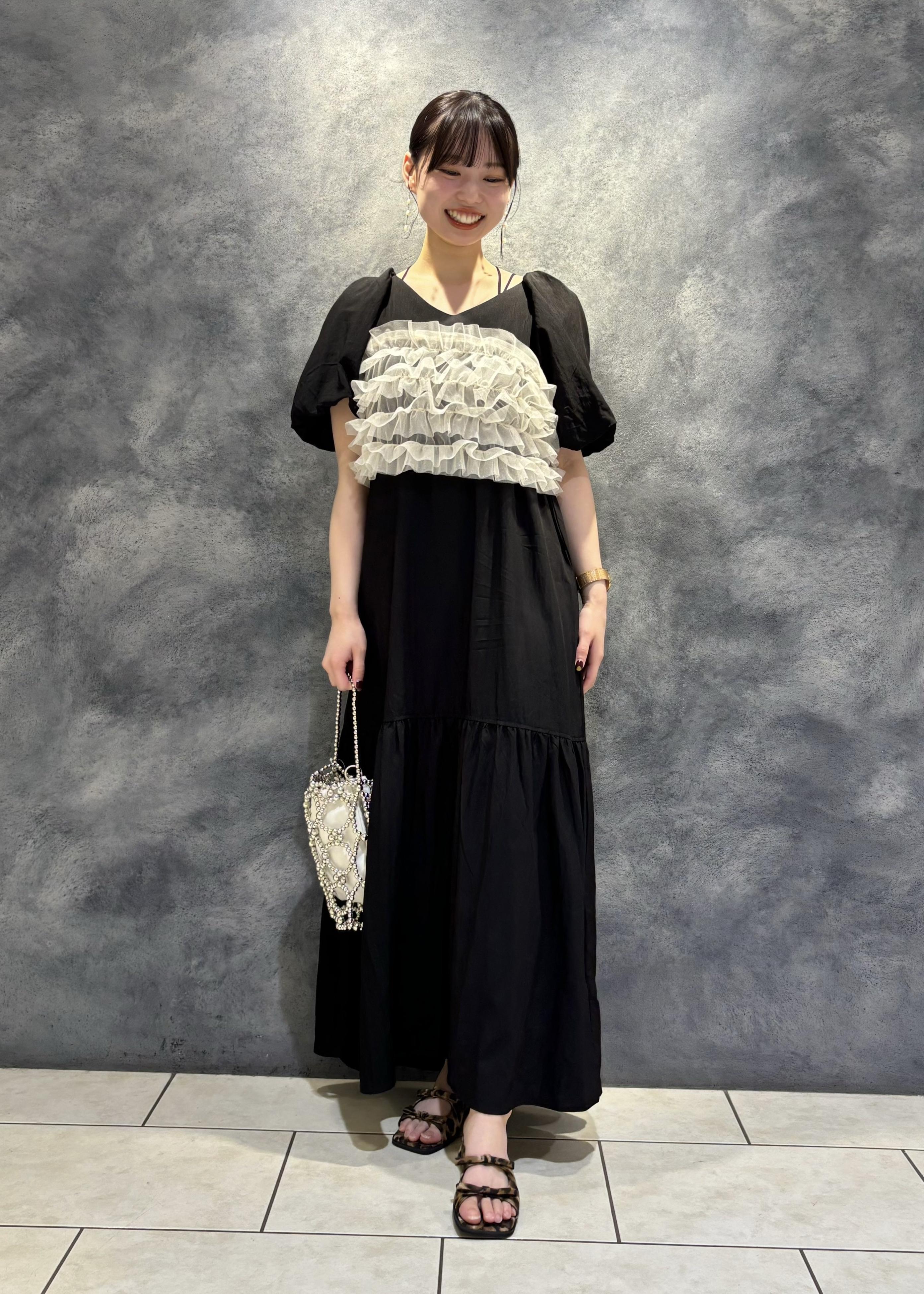 VISの袖ボリューム裾ギャザーワンピースを使ったコーディネートを紹介します。｜Rakuten Fashion(楽天ファッション／旧楽天ブランドアベニュー)4065274