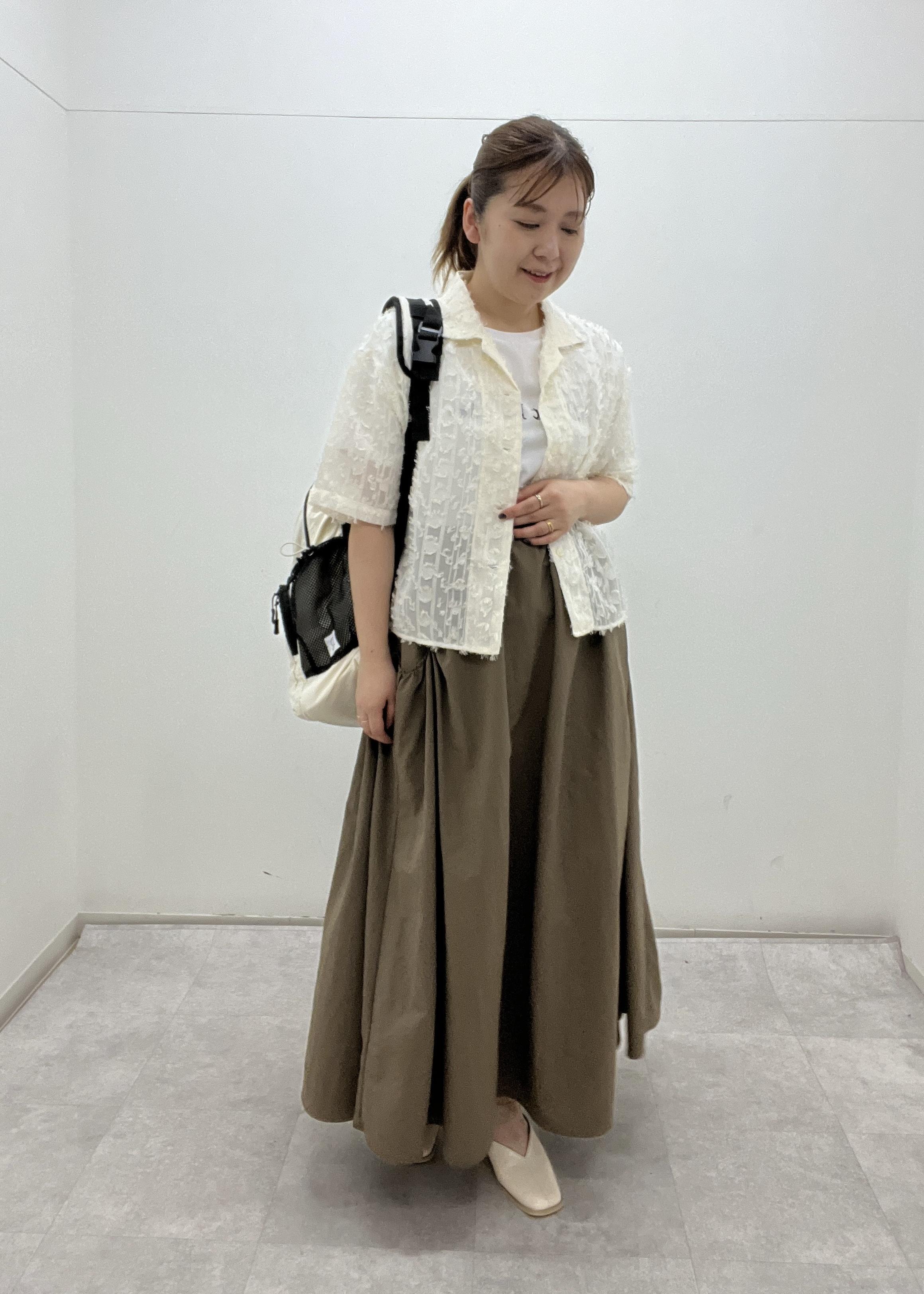 ROPE' PICNICのナイロンギャザーポケットスカートを使ったコーディネートを紹介します。｜Rakuten Fashion(楽天ファッション／旧楽天ブランドアベニュー)4064263