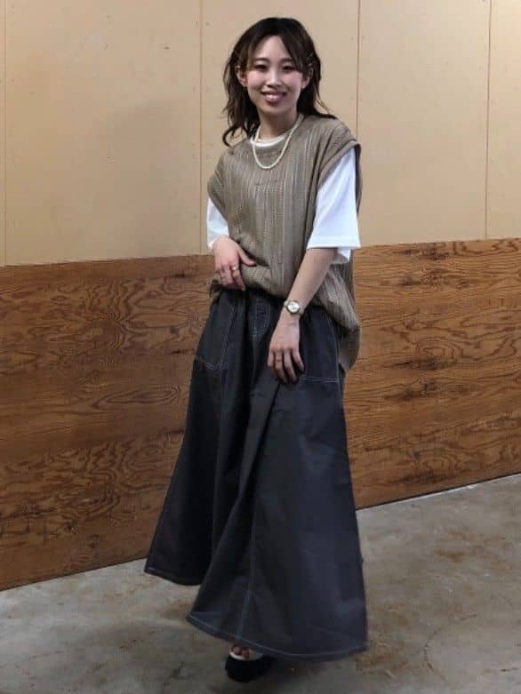 RODEO CROWNS WIDE BOWLのステッチフレアスカートを使ったコーディネートを紹介します。｜Rakuten Fashion(楽天ファッション／旧楽天ブランドアベニュー)3977656