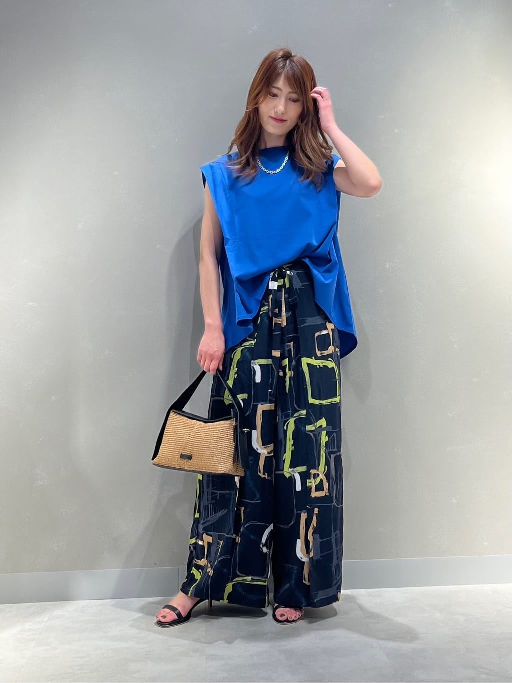 LASUDのNORITAKE 80/Cotton smooth タックショルダーカットソーを使ったコーディネートを紹介します。｜Rakuten Fashion(楽天ファッション／旧楽天ブランドアベニュー)3980714