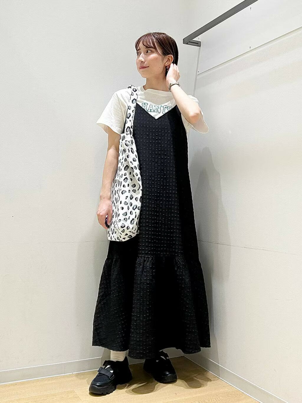 LAKOLEのスクエアビックトートバックを使ったコーディネートを紹介します。｜Rakuten Fashion(楽天ファッション／旧楽天ブランドアベニュー)3983031