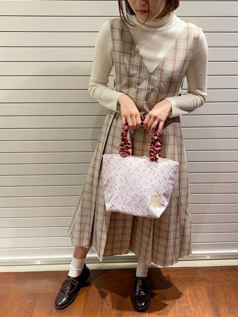 Maison de FLEURのコーディネートを紹介します。｜Rakuten Fashion(楽天ファッション／旧楽天ブランドアベニュー)3984040