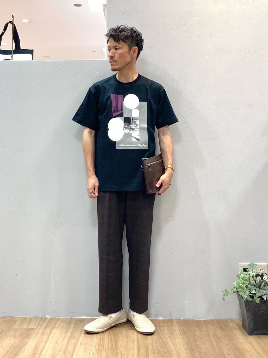 TAKEO KIKUCHIの【プリントT】アートグラフィック Tシャツを使ったコーディネートを紹介します。｜Rakuten Fashion(楽天ファッション／旧楽天ブランドアベニュー)3985115
