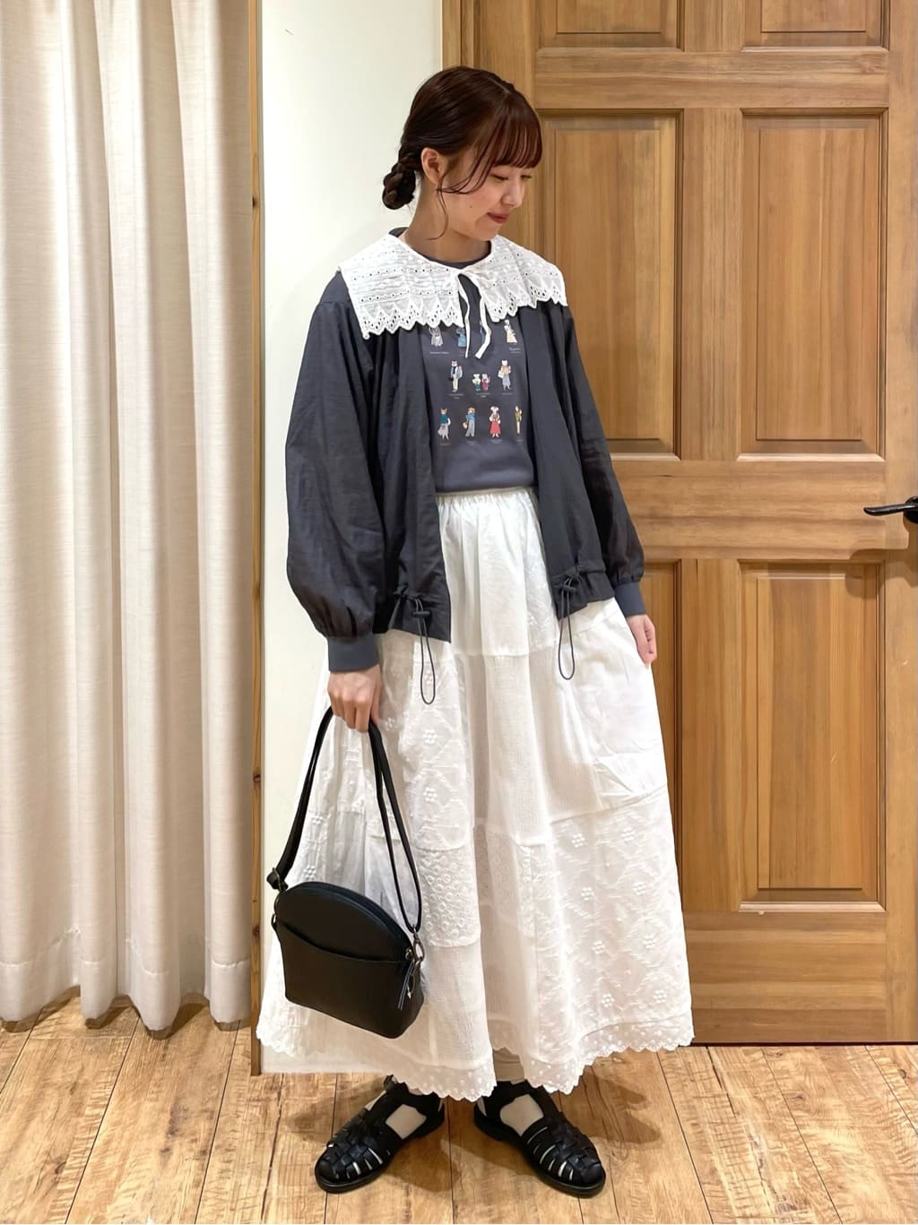 Samansa Mos2のパッチワークメッシュレーススカートを使ったコーディネートを紹介します。｜Rakuten Fashion(楽天ファッション／旧楽天ブランドアベニュー)3988937