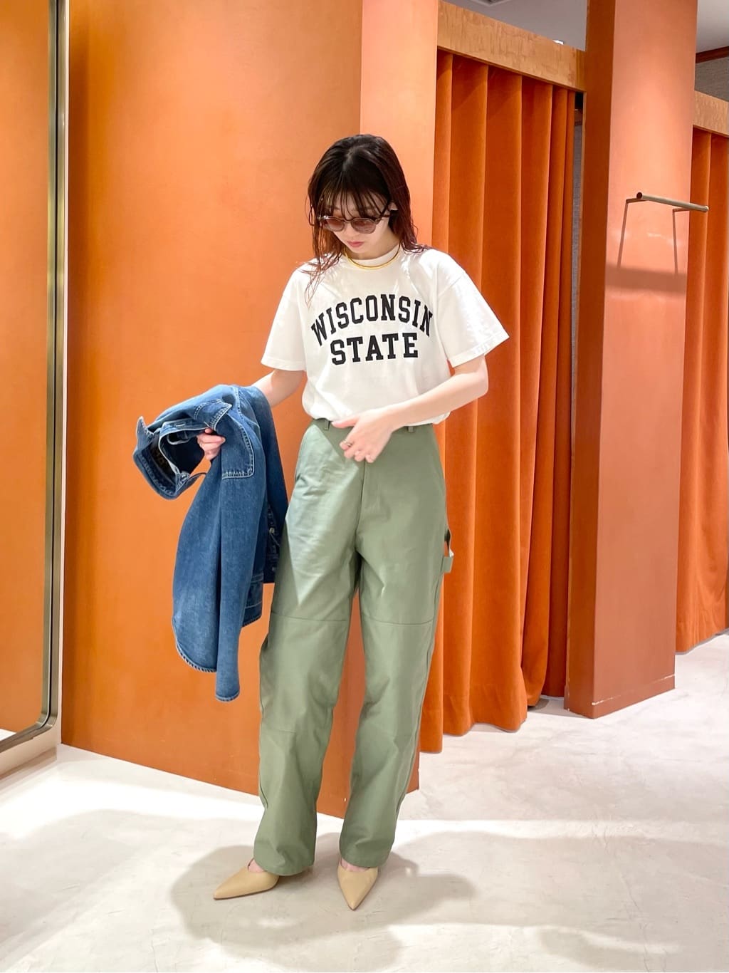 Whim GazetteのフロントロゴTシャツを使ったコーディネートを紹介します。｜Rakuten Fashion(楽天ファッション／旧楽天ブランドアベニュー)3991307