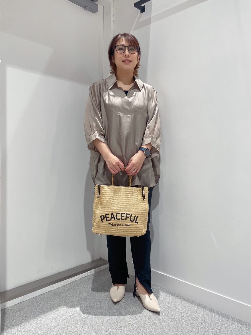 Vinの綿麻ブレンドテーパードパンツを使ったコーディネートを紹介します。｜Rakuten Fashion(楽天ファッション／旧楽天ブランドアベニュー)3991756