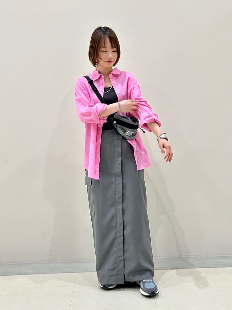 SLOBE IENAの綿麻レギュラーシャツを使ったコーディネートを紹介します。｜Rakuten Fashion(楽天ファッション／旧楽天ブランドアベニュー)3992114