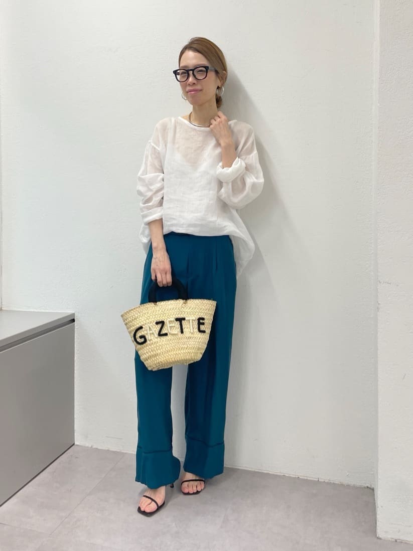Whim Gazetteの【長谷川京子さんコラボ】パイピングパンツを使ったコーディネートを紹介します。｜Rakuten Fashion(楽天ファッション／旧楽天ブランドアベニュー)3993991