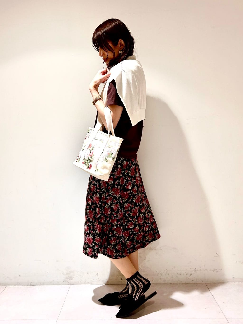 LAURA ASHLEYのローズモア柄 トートバッグ Sを使ったコーディネートを紹介します。｜Rakuten Fashion(楽天ファッション／旧楽天ブランドアベニュー)3994052