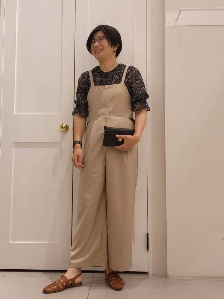 Te chichiのスクエアボディバッグを使ったコーディネートを紹介します。｜Rakuten Fashion(楽天ファッション／旧楽天ブランドアベニュー)3996448