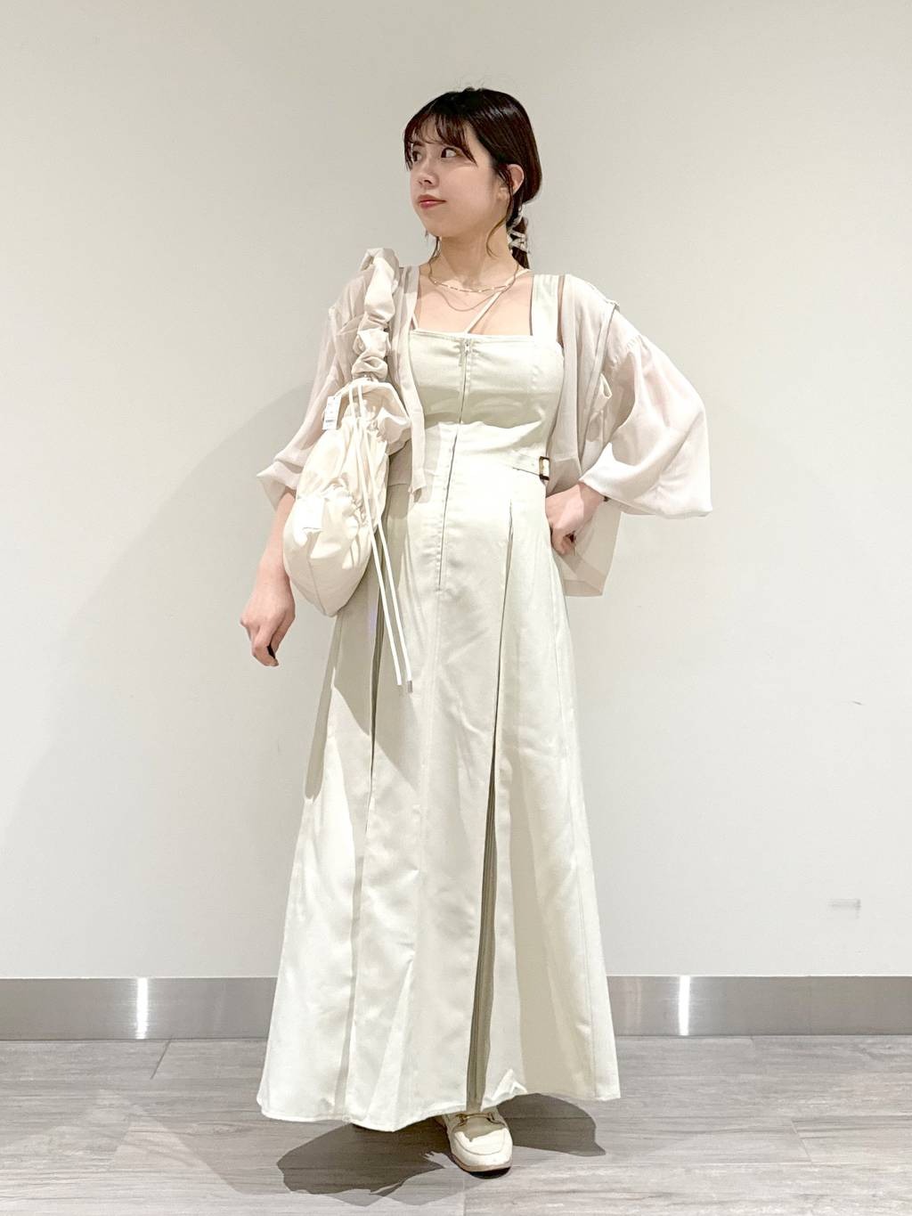 mysty womanの【リバイバル!】楊柳シアーZIPパーカーを使ったコーディネートを紹介します。｜Rakuten Fashion(楽天ファッション／旧楽天ブランドアベニュー)3998727