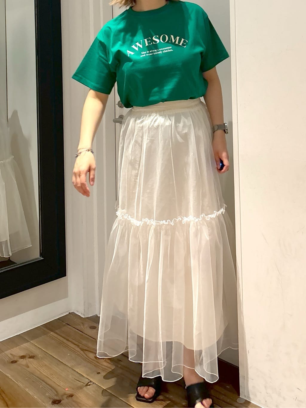 AZUL by moussyのチュールスカートを使ったコーディネートを紹介します。｜Rakuten Fashion(楽天ファッション／旧楽天ブランドアベニュー)4007174