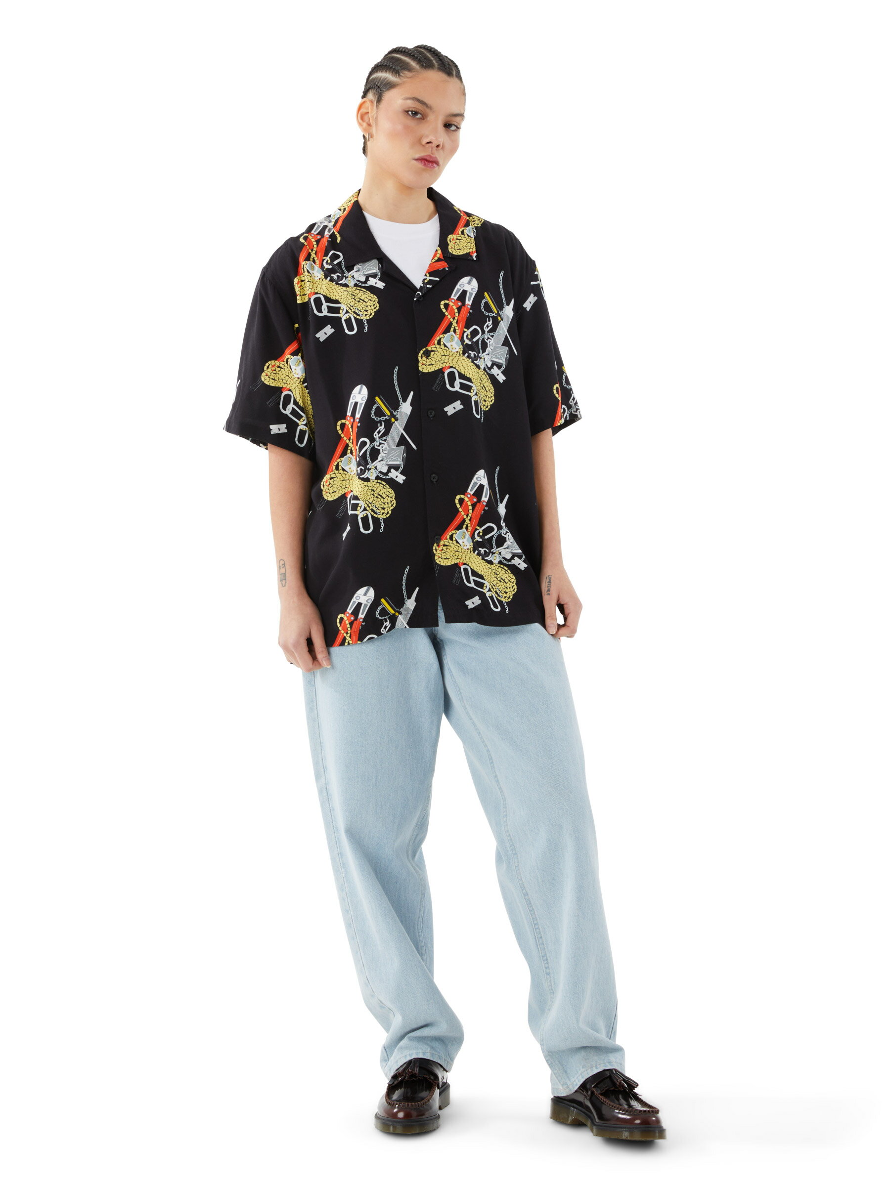 HUFのSKIDROKYO S/S RESORT TOP HUF ハフ シャツを使ったコーディネートを紹介します。｜Rakuten Fashion(楽天ファッション／旧楽天ブランドアベニュー)4008479