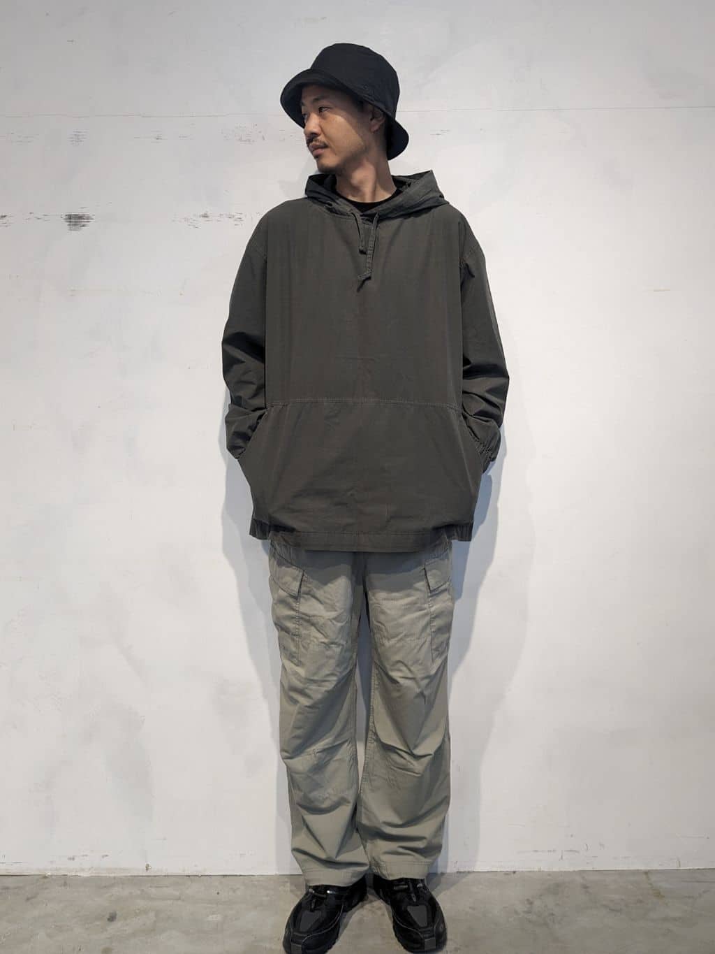 Snow PeakのNatural-Dyed Recycled Cotton Parkaを使ったコーディネートを紹介します。｜Rakuten Fashion(楽天ファッション／旧楽天ブランドアベニュー)4014814