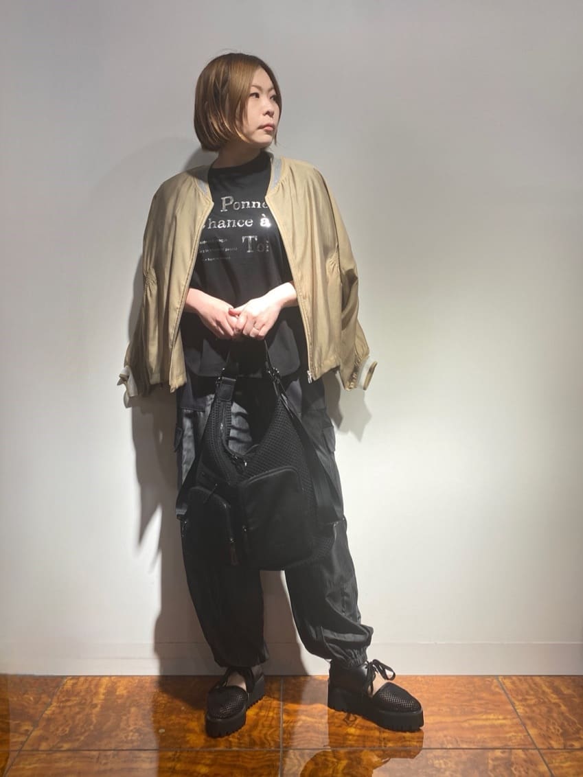 LASUDのシアーライトブルゾンを使ったコーディネートを紹介します。｜Rakuten Fashion(楽天ファッション／旧楽天ブランドアベニュー)4017591