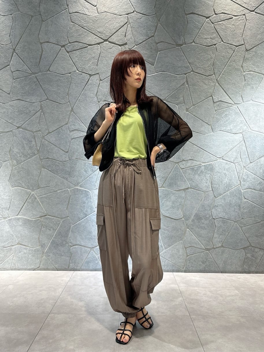LASUDのカラーキャミソールを使ったコーディネートを紹介します。｜Rakuten Fashion(楽天ファッション／旧楽天ブランドアベニュー)4021540