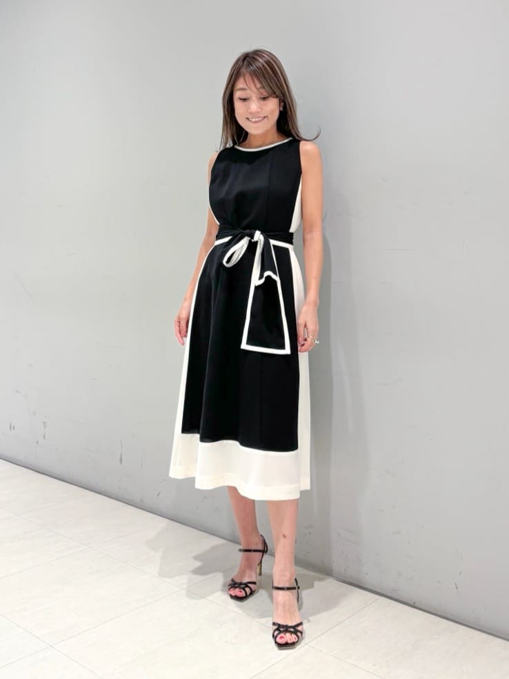 GRACE CONTINENTALのバイカラーフレームドレスを使ったコーディネートを紹介します。｜Rakuten Fashion(楽天ファッション／旧楽天ブランドアベニュー)4024448