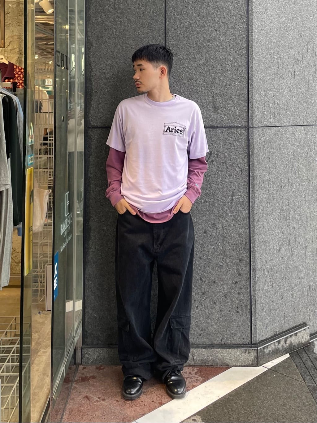 417 EDIFICEの【AFB / エーエフビー】STUDDED DENIM CARGO PANTSを使っ 